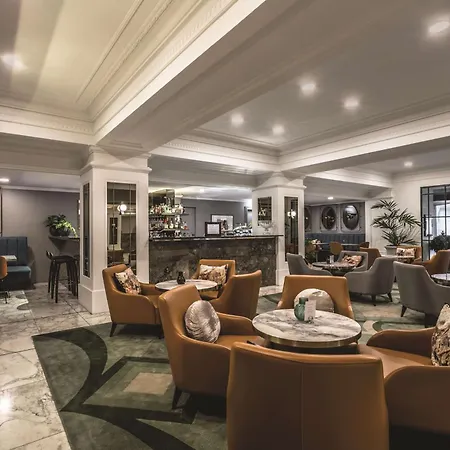 The Savoy Hotel On Little Collins Melbourne-3